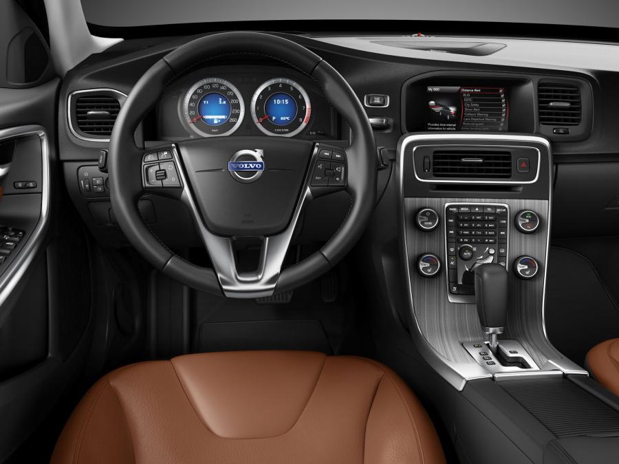  Volvo S60 2010 года  (фото 91 из 226)